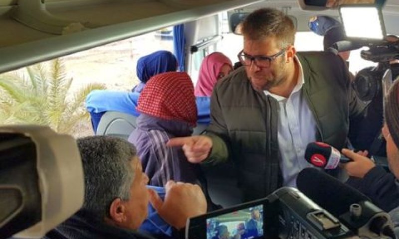 "כלב", "חלאה", "בית שימוש". ח"כ אורן חזן