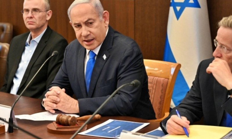 נתניהו בפתח ישיבת הממשלה [צילום: חיים צח, לע"מ]