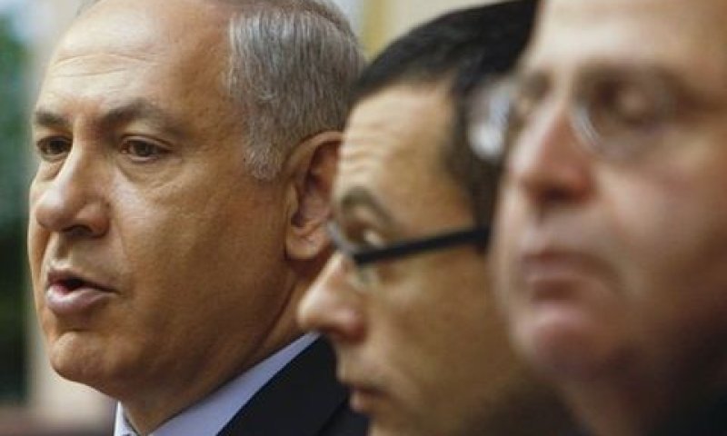 יעלון, האוזר ונתניהו [צילום: AP]