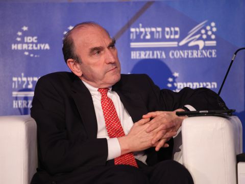 אברמס. ציר שמתחיל להעלם