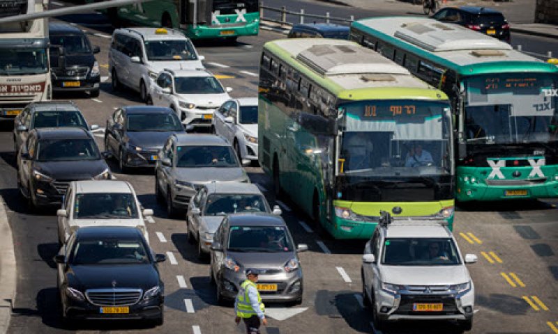 עלייה ניכרת בהוצאות תחבורה [צילום: יונתן זינדל/פלאש 90]