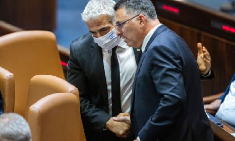 סער ולפיד. המתקפות יתגברו [צילום: אוליביה פיטוסי/פלאש 90]
