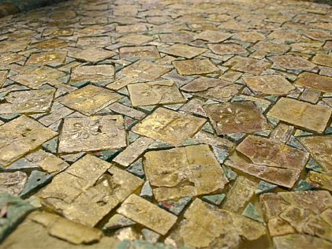 מתוך תערוכת "פאנל הזכוכית והזהב" [צילום: ניקי דוידוב, באדיבות רשות העתיקות]