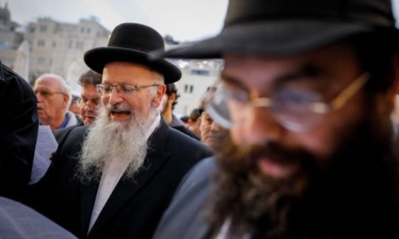 הרב אליהו. לא שוכנע [צילום: אוליביה פיטוסי/פלאש 90]
