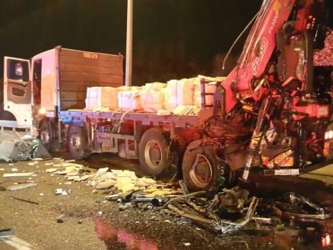 המשאית בשולי הדרך [צילום: אורי דיוויס, יוסי קלצקי/איחוד הצלה]