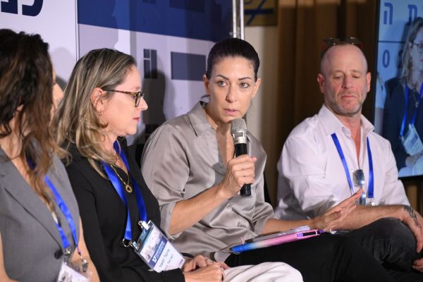 [צילום: אודי פורטל, אגודת העיתונאים בת"א]