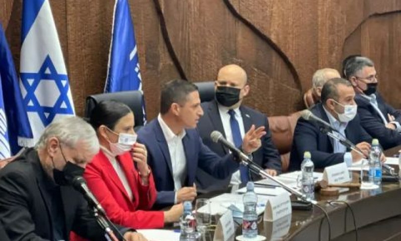 בנט במפגש עם ראשי רשויות בב"ש [צילום: באדיבות עיריית באר שבע]