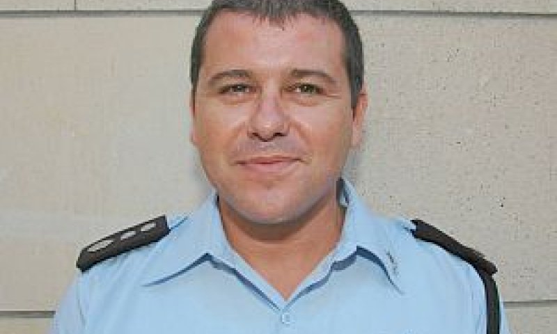 ניצב אדרי. התמקדות בהולכי הרגל [צילום: יובל אראל]