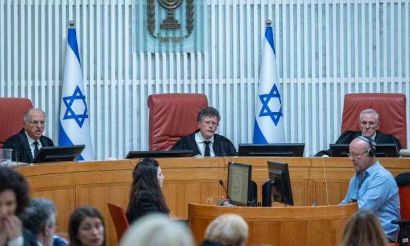 מינץ (מימין) ועמית. אין עילת פסלות [צילום: יונתן זינדל/פלאש 90]