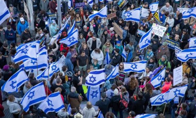 "הפרק הראשון בהפיכת ישראל לדיקטטורה" [צילום: שיר תורם/פלאש 90]