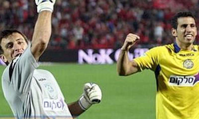 דראגוסלב יבריץ' חוגג עם שפונגין [צילום: ONE]