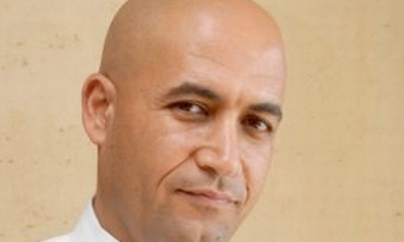 עופר טרמצ'י. המנכ"ל עם הפסלון [צילום: יח"צ]