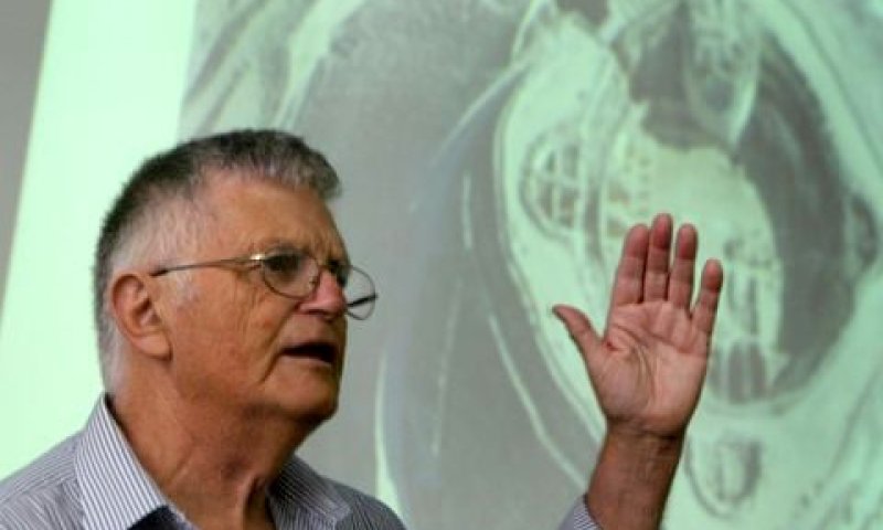 נצר. שילם מכיסו הפרטי [צילום: פלאש 90]