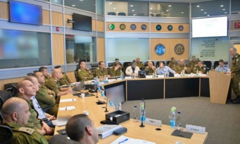 הדיון בהשתתפות הרמטכ"ל, הבוקר [צילום: דובר צה"ל]