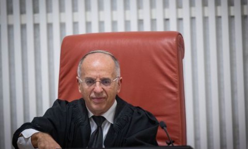 סולברג. "כך נאה וכך יאה" [צילום: יונתן זינדל, פלאש 90]