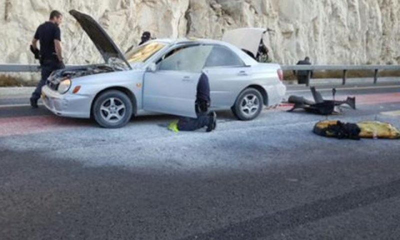 רכבה של המחבלת לאחר הפיצוץ [צילום: משטרת ישראל]