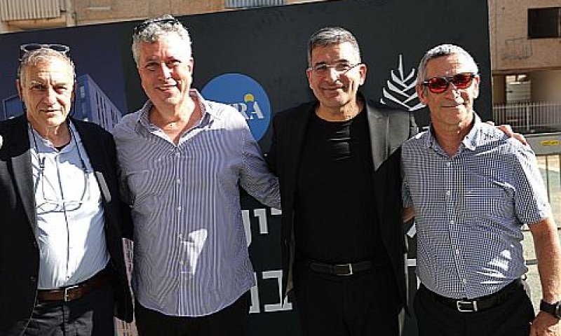 טקס הריסה ותחילת בנייה [צילום: רפי דלויה]