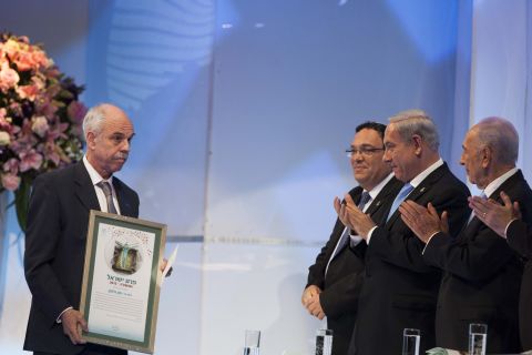 פרופ' נתן נלסון