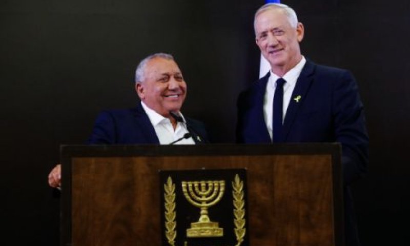 גנץ ואיזנקוט מסיבת העיתונאים [צילום: מרים אלסטר/פלאש 90]