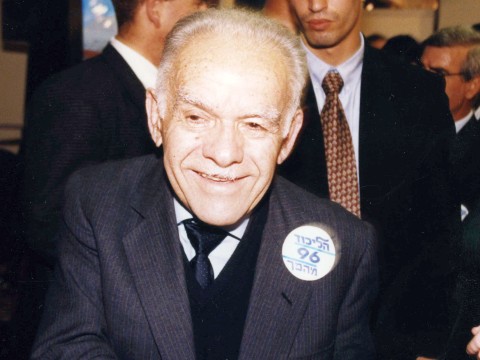 "סלע יצוק". יצחק שמיר [צילום: פלאש 90]