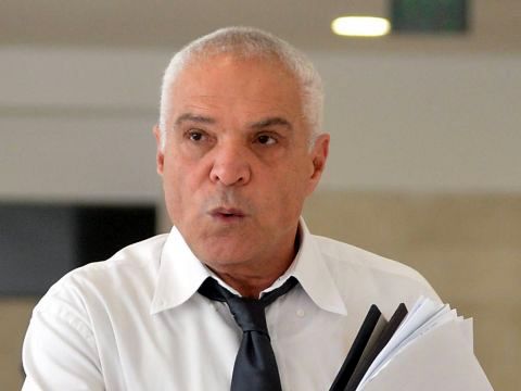 יוסי כהן. "מתערטל סדרתי" - הפשיל מכנסיו בפני עובדות משרדו וחשף בפניהן את איבר מינו [צילום: יוסי זליגר]