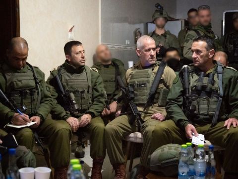 הרצי הלוי, רונן בר, אבי בלוט, יקי דולף [צילום: דובר צה''ל]