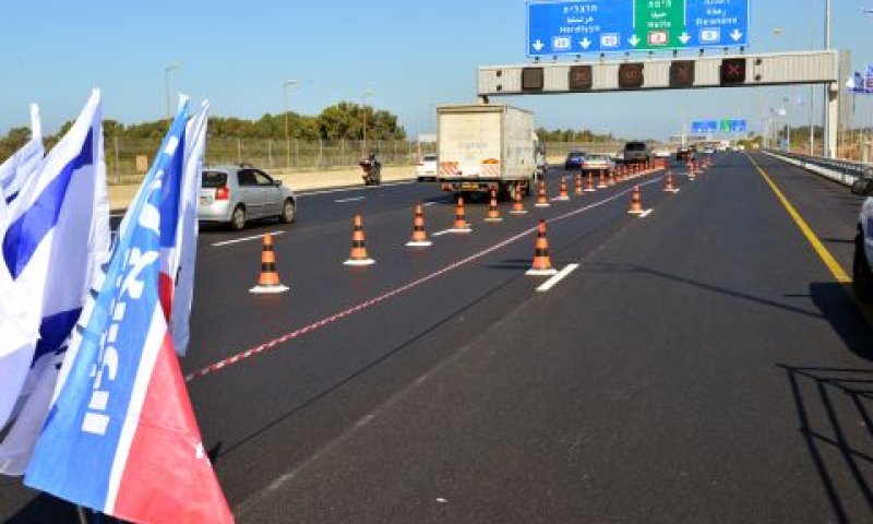 הנתיב החמישי באיילון [צילום: ישראל מלובני]