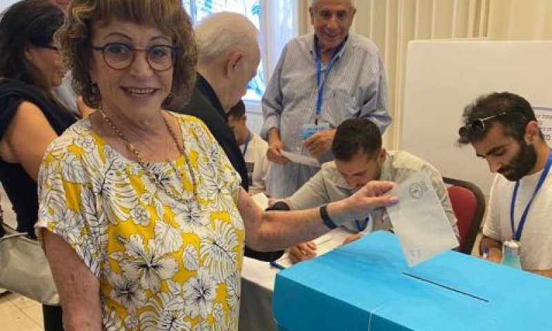 אלשיך. ניכר מהפסק שהיא כתבה אותו [צילום: בוצ'צ'ו]