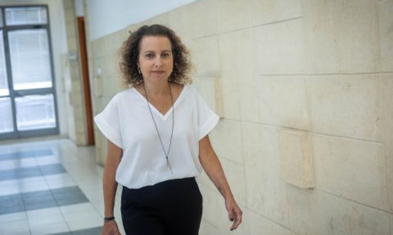 תירוש. מסיימים לפני הפגרה [צילום: יונתן זינדל, פלאש 90]