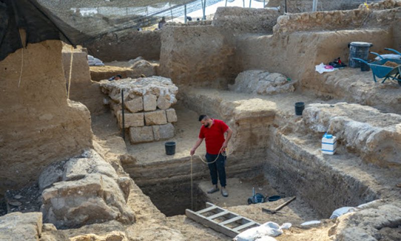 דרישת שלום ישירה [צילום: יניב ברמן רשות העתיקות]