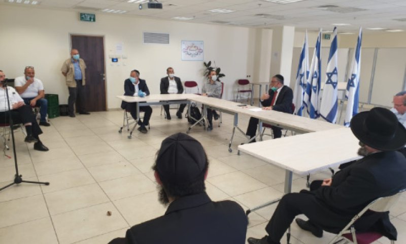 ישיבת המשרד לשירותי דת [צילום: אבי רוזן]
