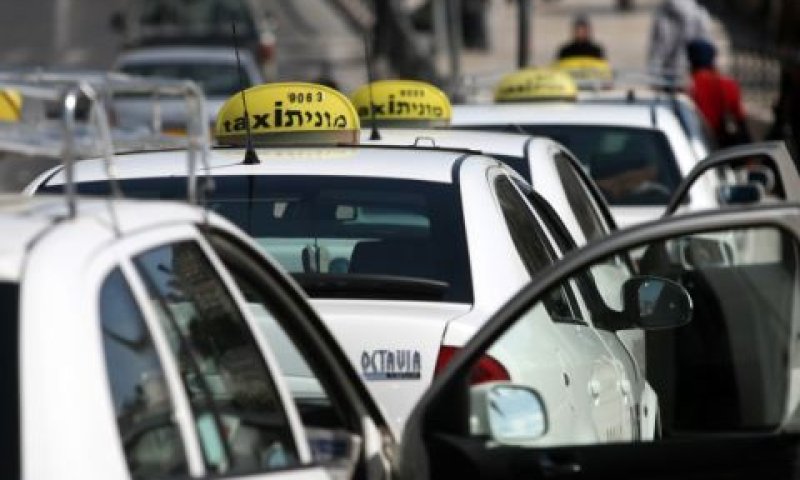 פגיעה בתחנת המוניות [צילום: פלאש 90]