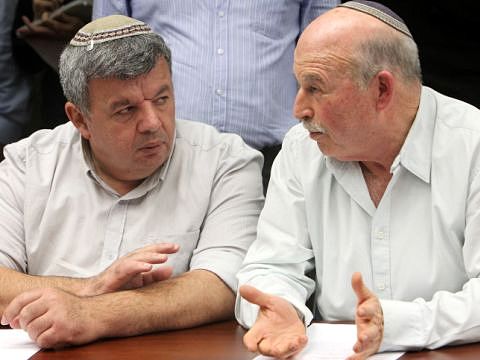 סלומינסקי וכלפה. מנסים לעזור [צילום: פלאש 90]