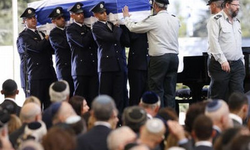 דרכו האחרונה [צילום: אריאל שליט/AP]