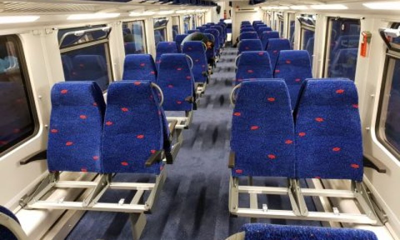 הרכבת קרונות דו-קומתיים חדשים במתחם בבאר שבע [צילום: רכבת ישראל]