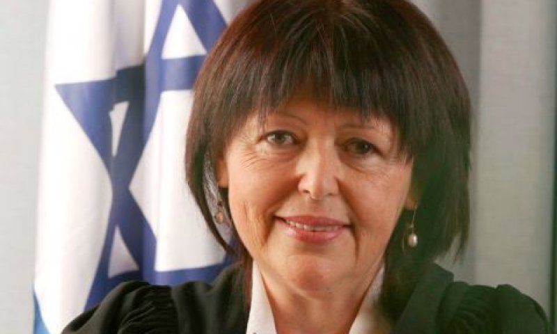 הורוביץ. פיתוי מוכר בפני העובד [צילום: בוצ&acute;צ&acute;ו]