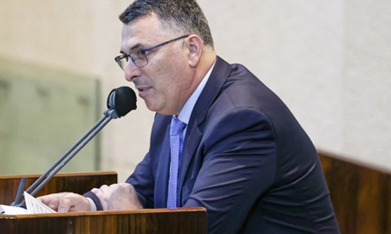 סער הציג את הצעת החוק. "הסדרה חטופים עומדת להסתיים" [צילום: נועם מושקוביץ, דוברות הכנסת]