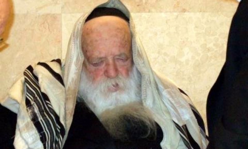 הרב קנייבסקי. כאשר מחללים שבת אין בכלל שאלה [צילום: NetoNews]