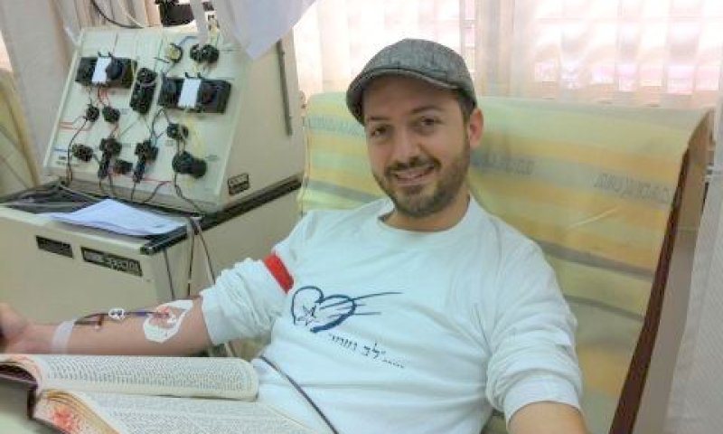 סעדו. מנצל כל רגע פנוי ללימוד [צילום: מורג ביטן]