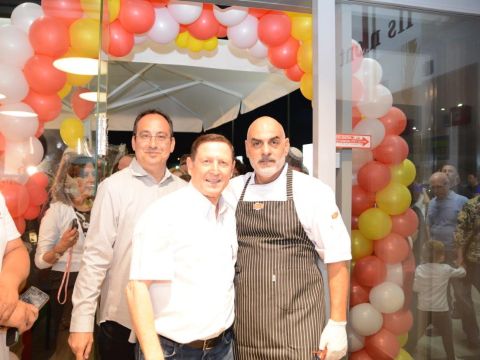 איציק בכר, רפי מיוסט וסגו רה"ע חולון זוהר נוימרק [צילום: ספי ורד מגנטים]