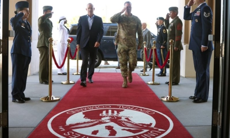 שר הביטחון במפקדת סטקום בארה"ב [צילום: U.S. Central Command, Sgt. John Onuoha]