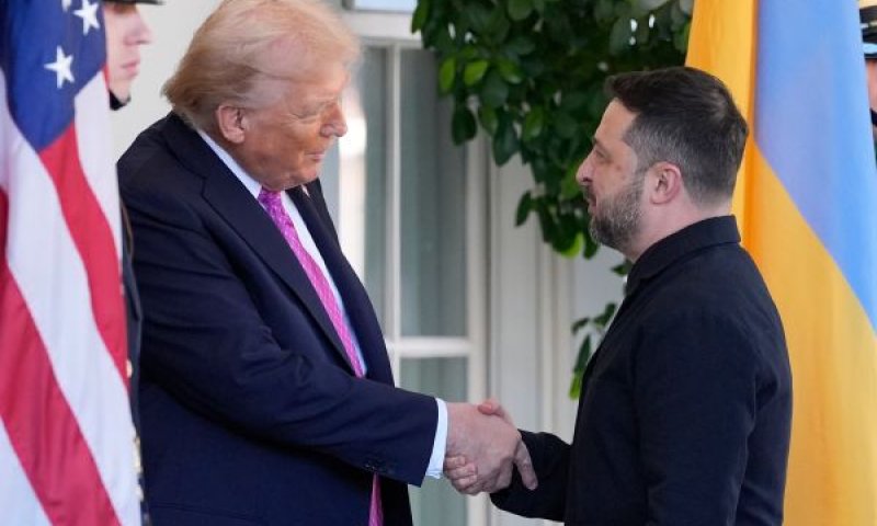 "אלוקים, שמור עלי מידידי" [צילום: אלכס ברנדון/AP]