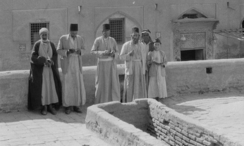 יהודים בקבר יחזקאל ב-1932