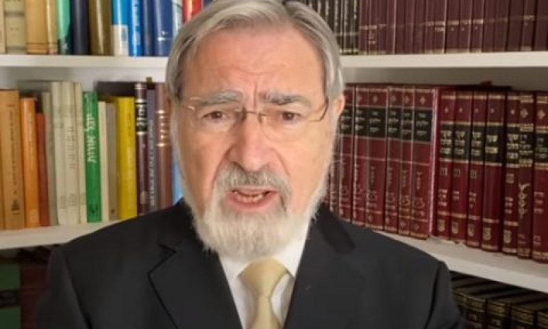 מחמאות מהנסיך צ'רלס [צילום: Rabbi Schas / יוטיוב]