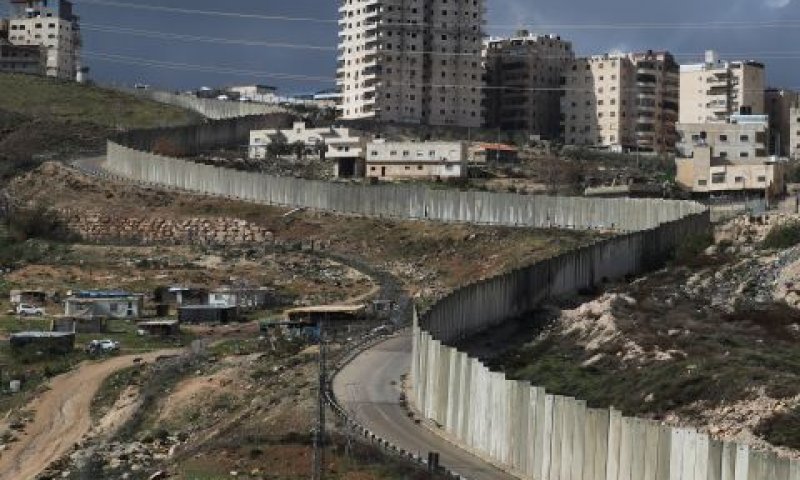 החומה במבט מפסגת זאב [צילום: ג'מאל עוואד, פלאש 90]