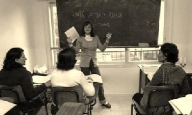 קולטים עולים בקיבוץ [צילום: לע"מ]