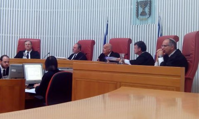 הרכב בג"ץ בעתירות בנושא מנדלבליט