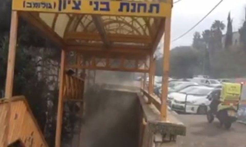עשן מיתמר ממנהרת הכרמלית [צילום: ראשיד עאמר]