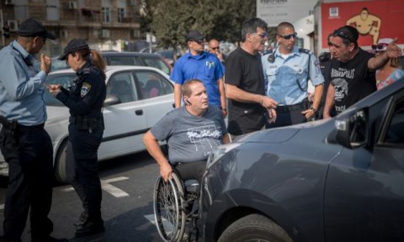 מחאת הנכים [צילום: יונתן זינדל/פלאש 90]