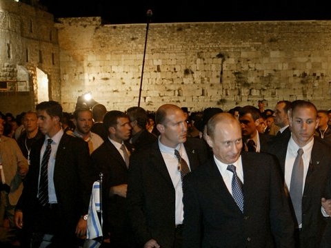 פוטין בכותל המערבי [AP]